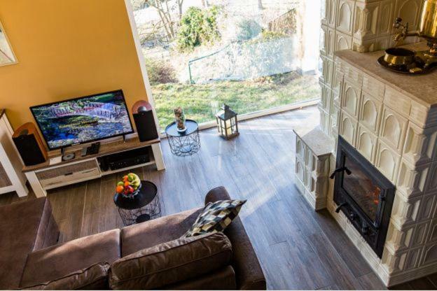 Villa Charmes De Velupont With Wellness Braives Esterno foto