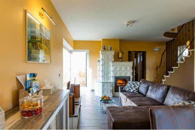 Villa Charmes De Velupont With Wellness Braives Esterno foto