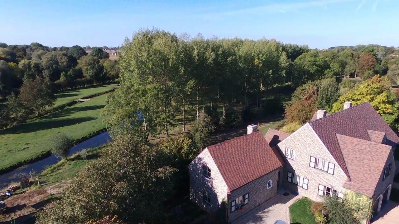 Villa Charmes De Velupont With Wellness Braives Esterno foto