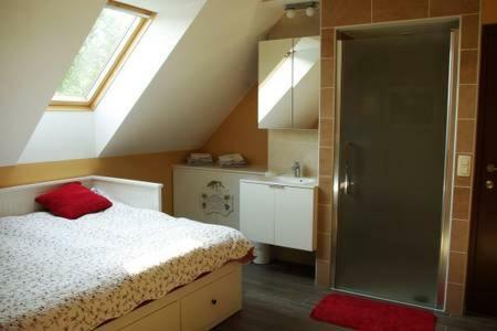 Villa Charmes De Velupont With Wellness Braives Esterno foto